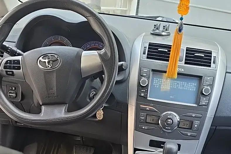 2013 Toyota Corolla Special Edition 1.8L CVT GL-i — миниатюра 10
