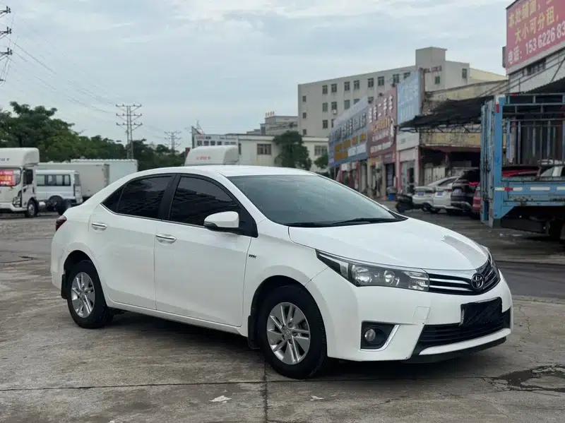 2017 Toyota Corolla Facelift 1.6L S-CVT GL (National V Emission Standard) — миниатюра 3