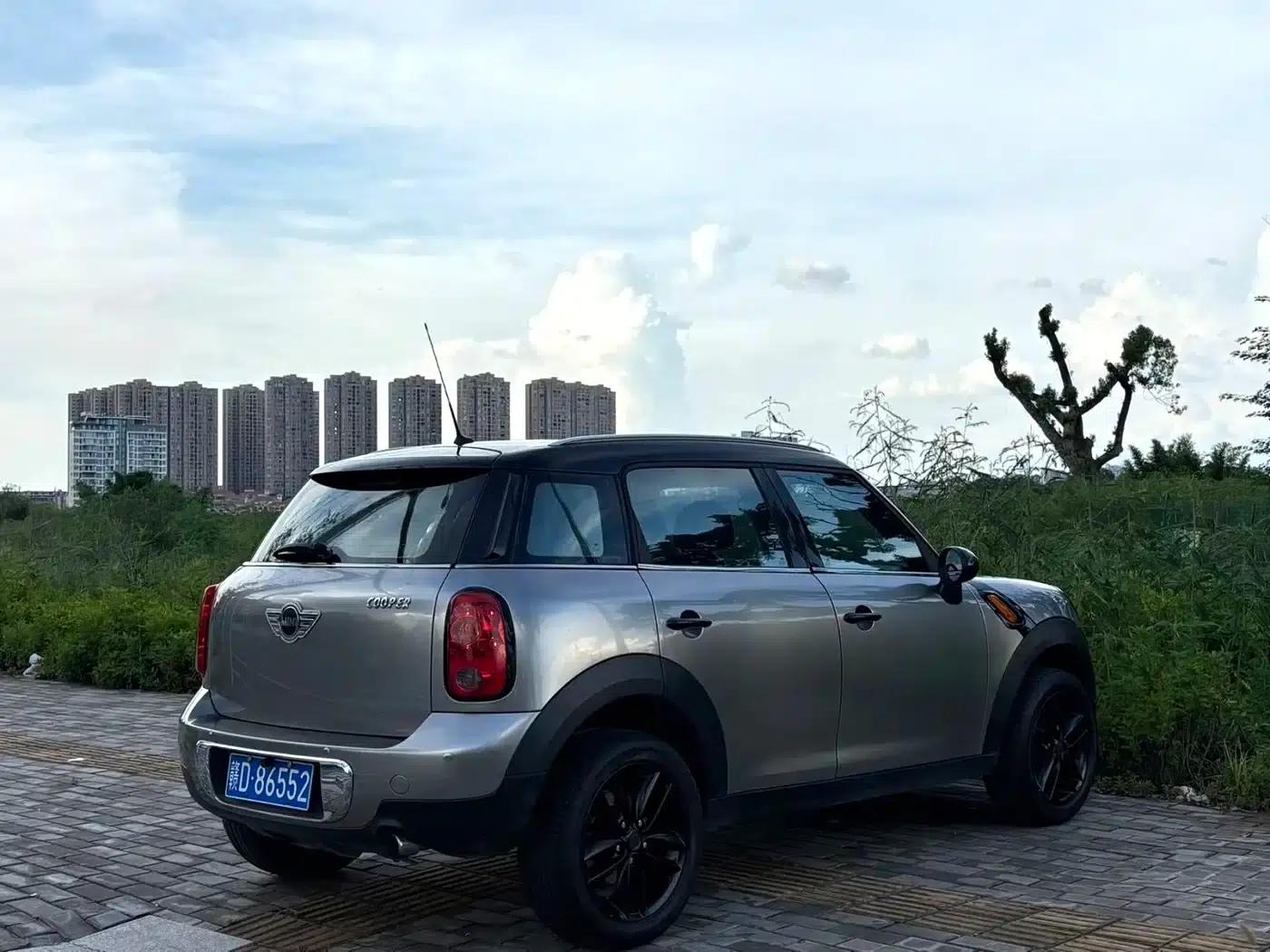 2011 MINI 1.6L COOPER Fun — миниатюра 4
