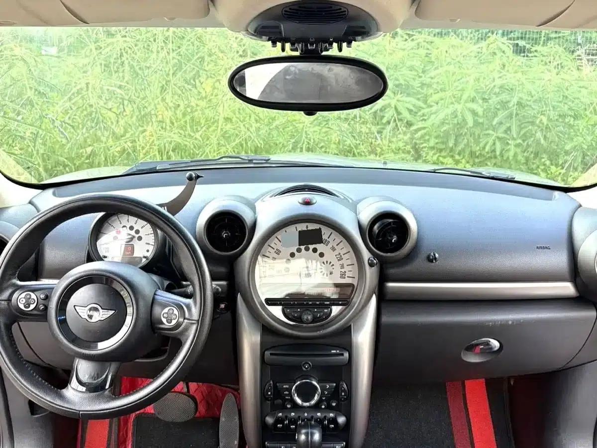 2011 MINI 1.6L COOPER Fun — миниатюра 8