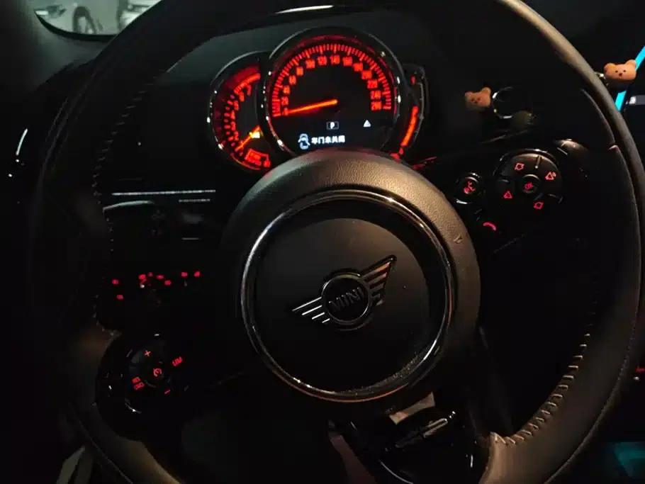 2019 MINI CLUBMAN 1.5T COOPER Connoisseur — миниатюра 15