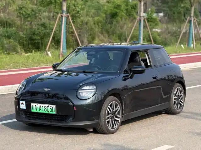 2025 Electric MINI Cooper (456km/h) - Cooper E Classic