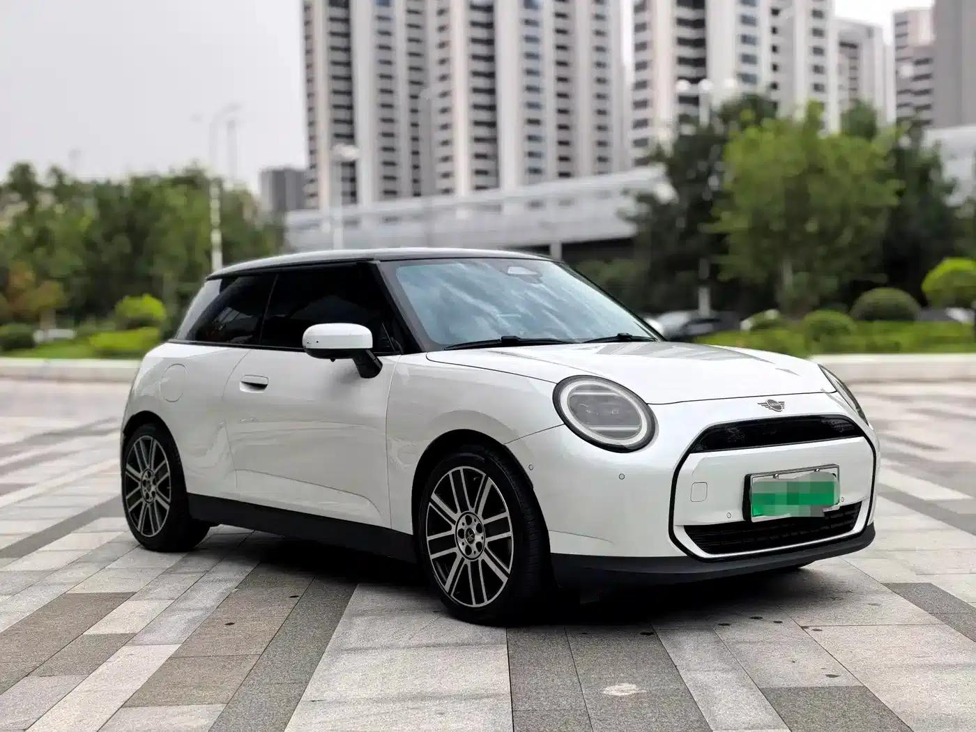 2025 Electric MINI Cooper (456km/h) - Cooper E Classic — миниатюра 3