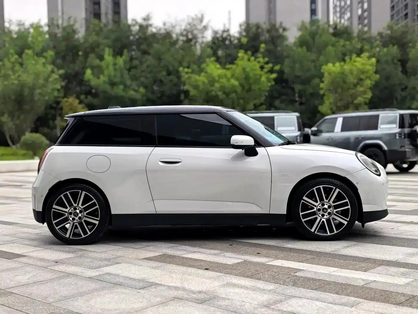2025 Electric MINI Cooper (456km/h) - Cooper E Classic — миниатюра 4
