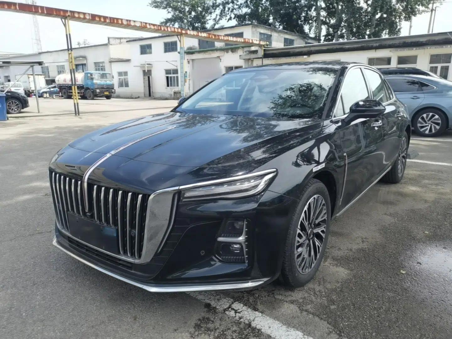 Hongqi H5 2025 2.0T Automatic Flag Edition – 500 000 Units Commemorative Version — миниатюра 1