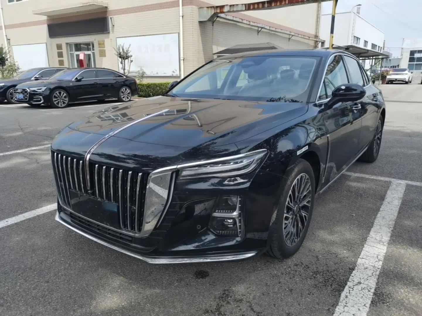 Hongqi H5 2025 2.0T Automatic Flag Edition – 500 000 Units Commemorative Version — миниатюра 1