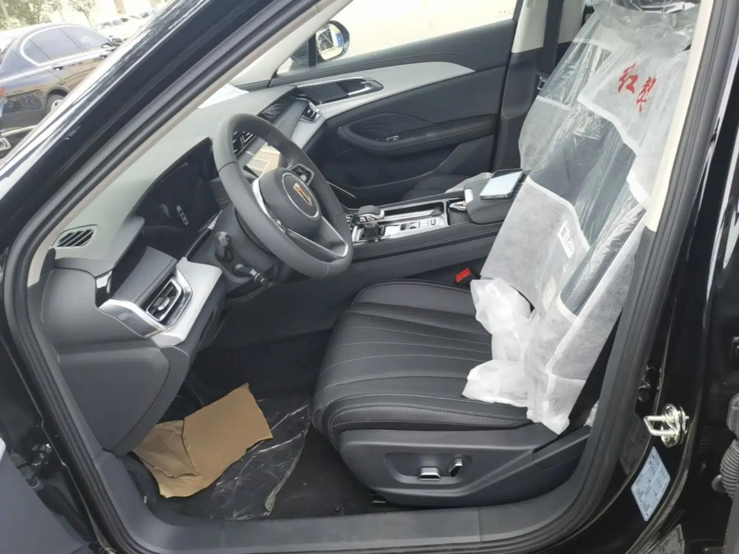 Hongqi H5 2025 2.0T Automatic Flag Edition – 500 000 Units Commemorative Version — миниатюра 17