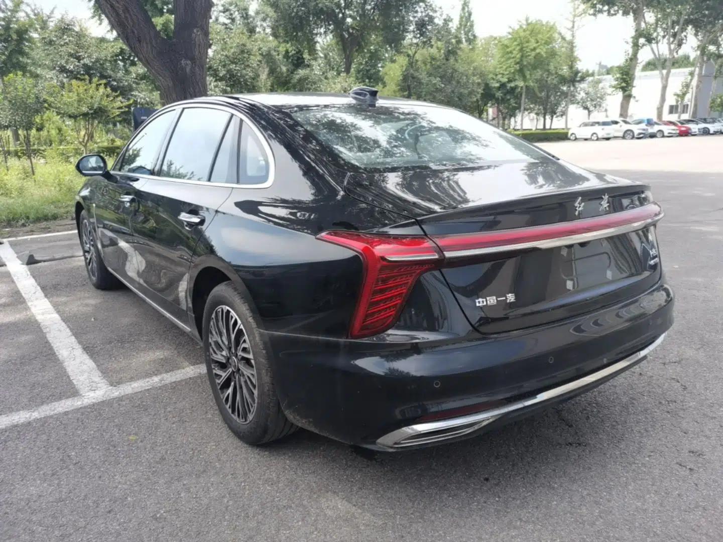 Hongqi H5 2025 2.0T Automatic Flag Edition – 500 000 Units Commemorative Version — миниатюра 4