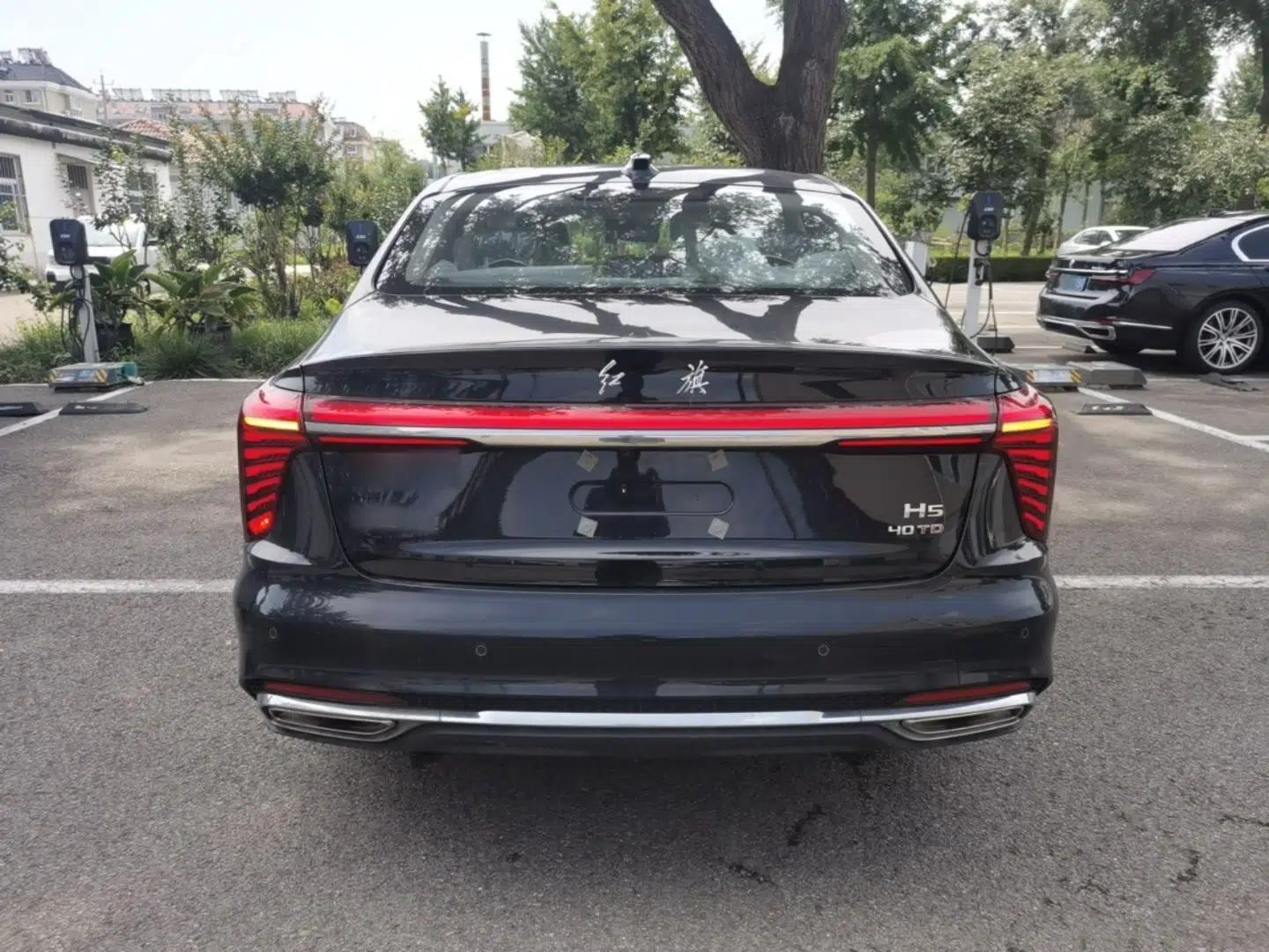 Hongqi H5 2025 2.0T Automatic Flag Edition – 500 000 Units Commemorative Version — миниатюра 5