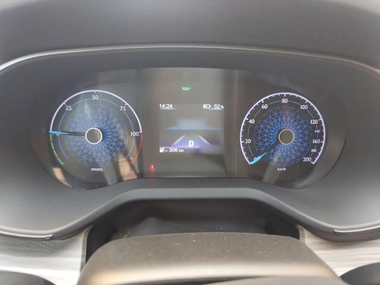 Hongqi E-QM5 2023 620km PLUS — миниатюра 10