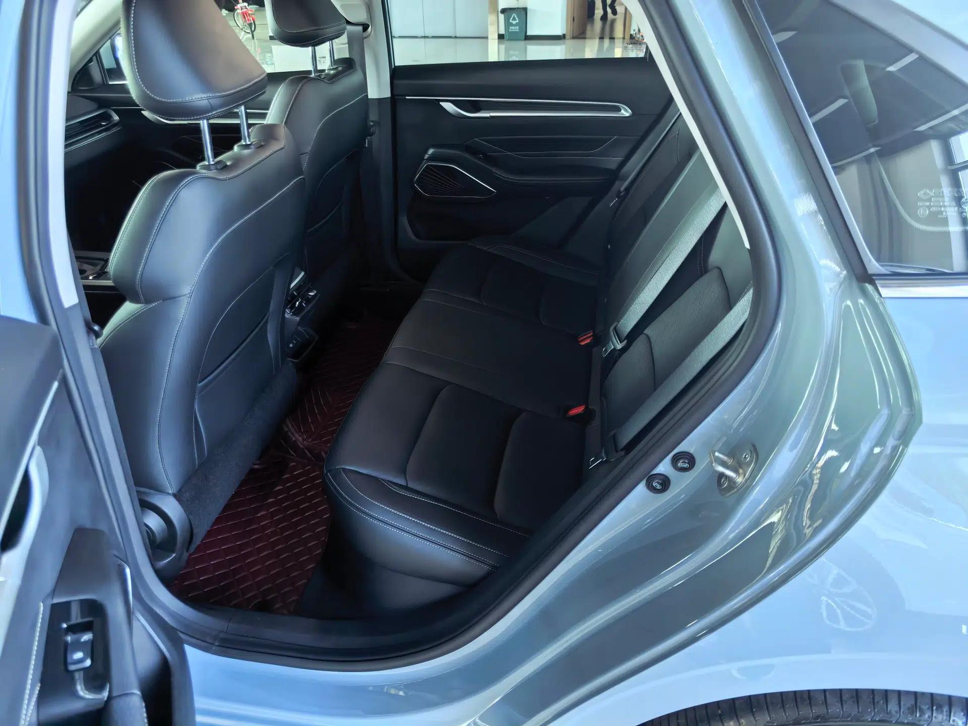 Geely Auto Emgrand 2023 4th Generation Champion Edition 1.5L CVT Prestige Model — миниатюра 19