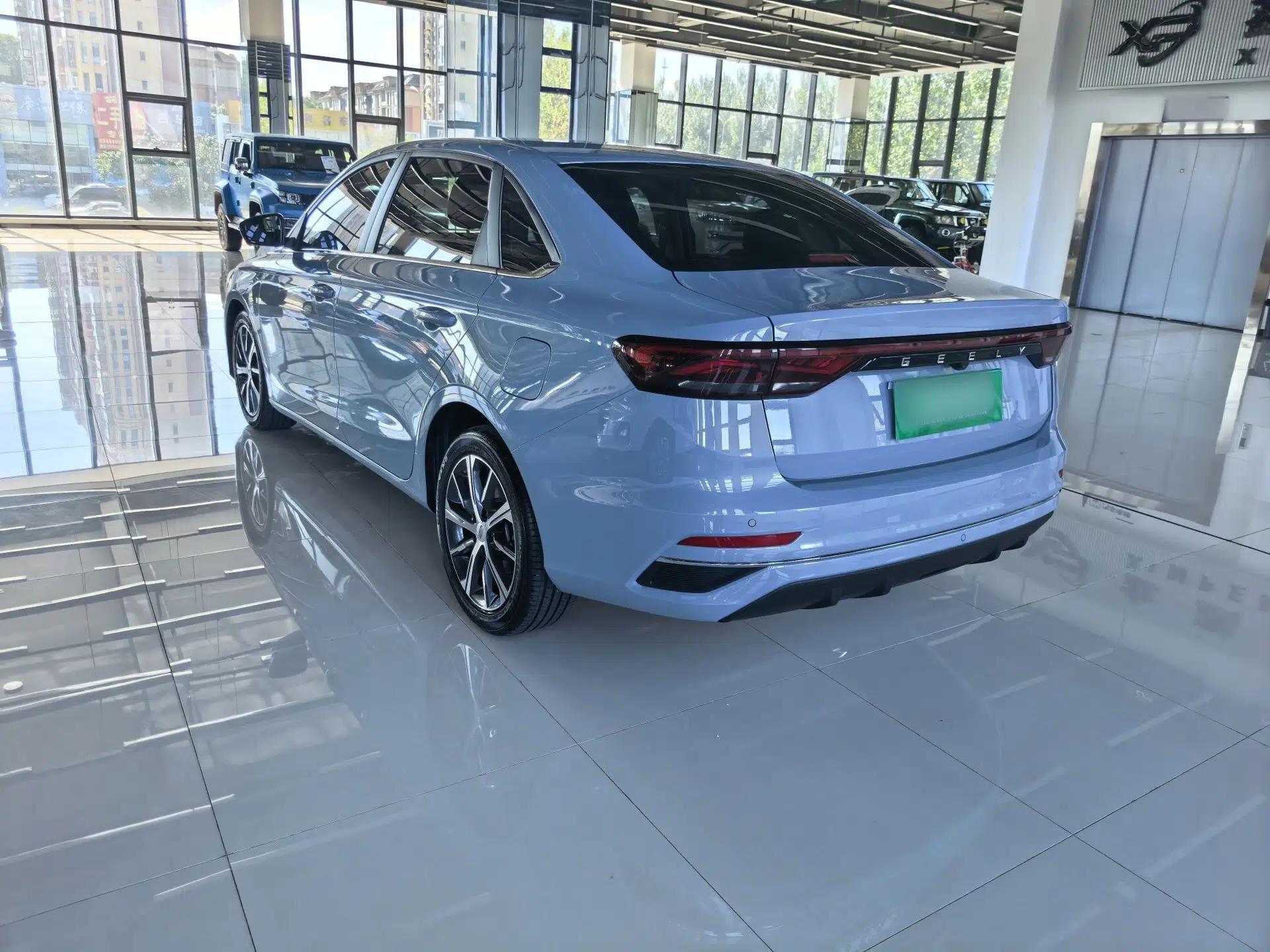 Geely Auto Emgrand 2023 4th Generation Champion Edition 1.5L CVT Prestige Model — миниатюра 5