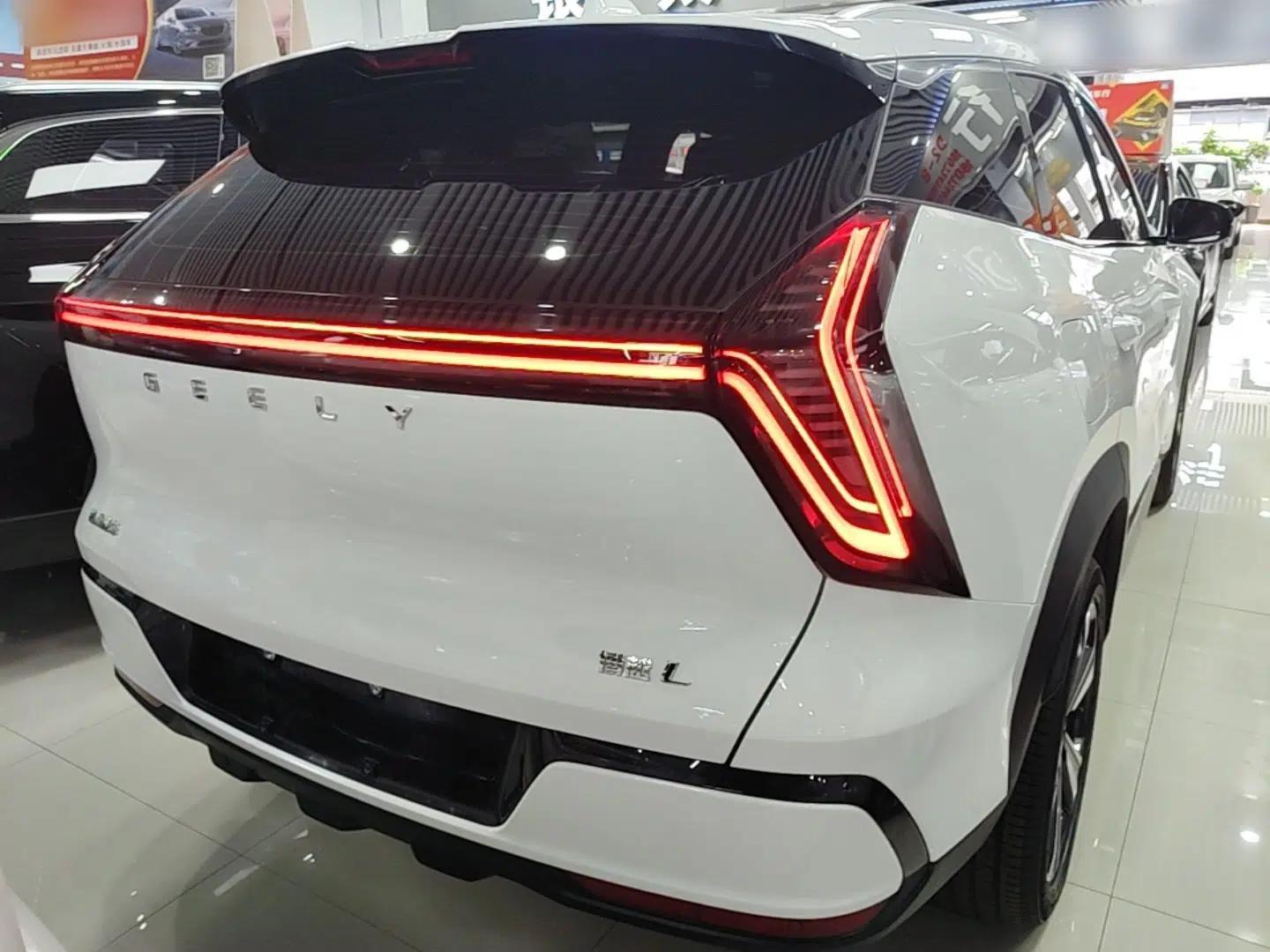 Geely Auto FX11 2025 4th Generation 1.5TD DCT - Shanhe — миниатюра 5