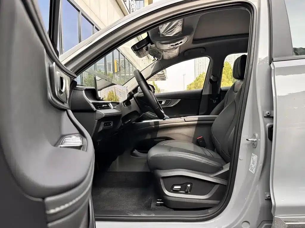 Chery Tiggo 8 PRO PHEV 2025 Champion Edition 1.5T 100km Premium Model — миниатюра 23