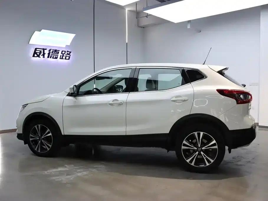 Nissan Qashqai 2021 2.0L CVT Luxury Edition — миниатюра 4