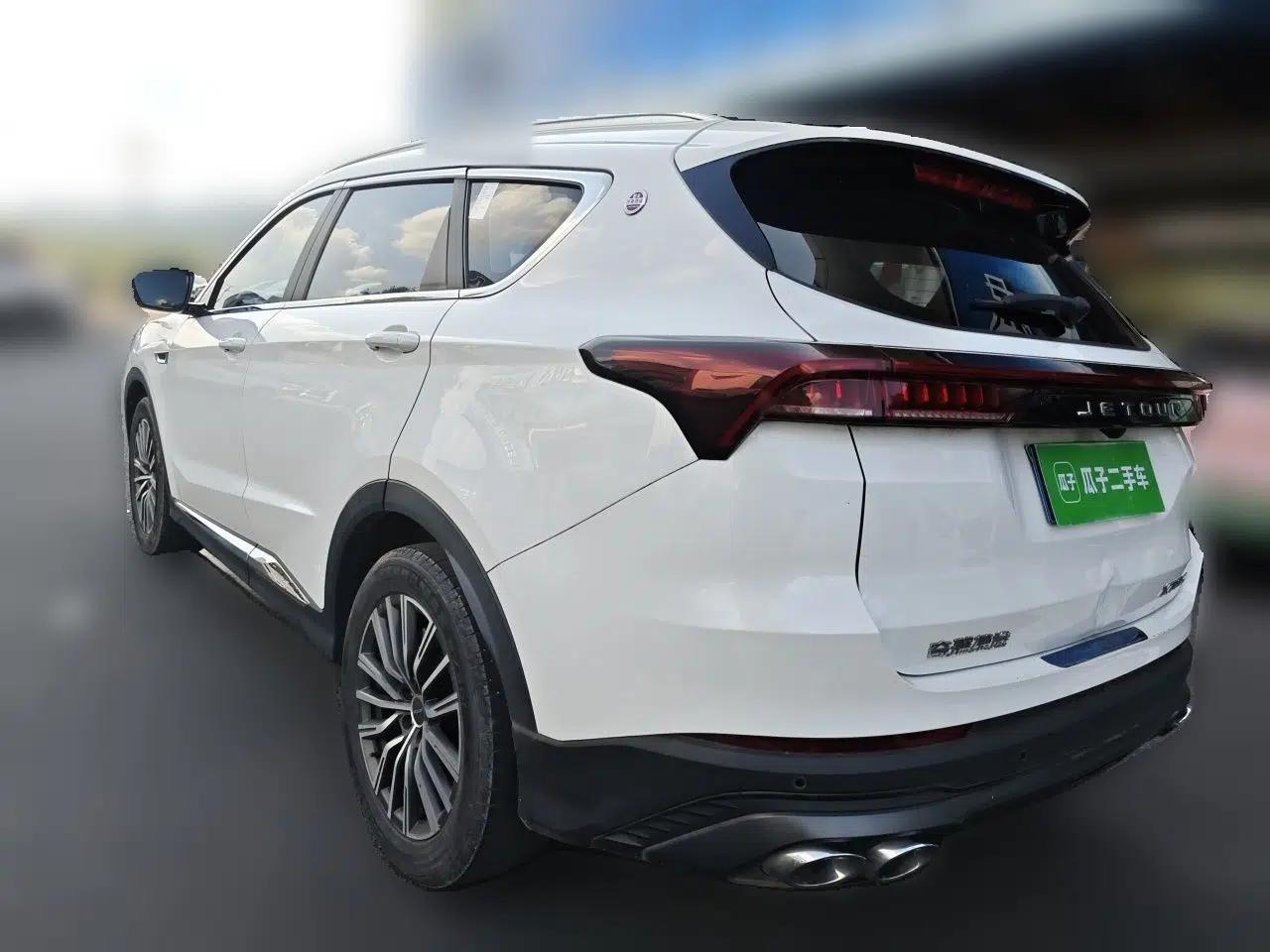 JETOUR X70 PLUS 2023 1.5T DCT Brave PLUS 5-Seater — миниатюра 4