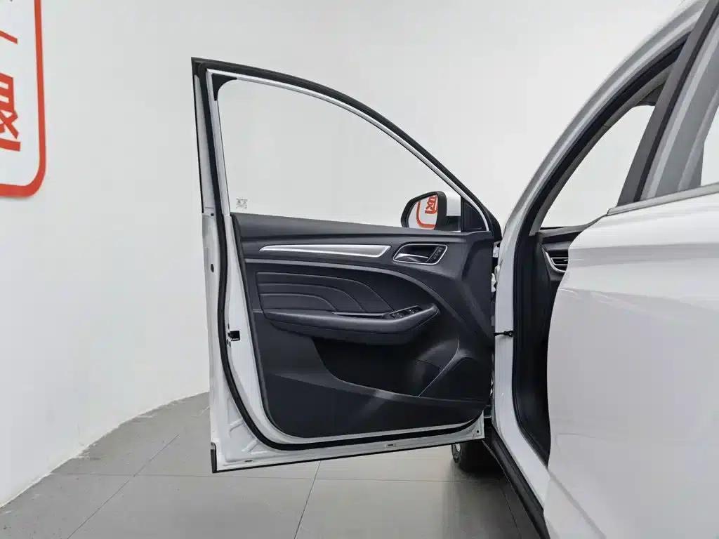 Roewe RX3 2018 1.6L CVT Flagship Edition — миниатюра 8