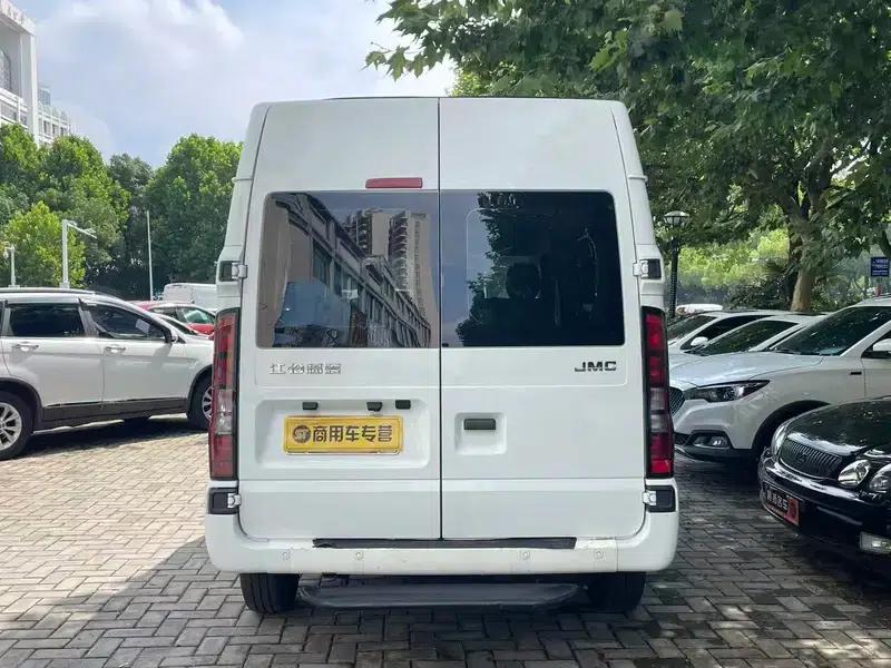 Fushun 2023 2.0T Manual Diesel Short Wheelbase Mid-Roof Commercial Multi-Purpose Passenger Van (6 Seats) — миниатюра 3