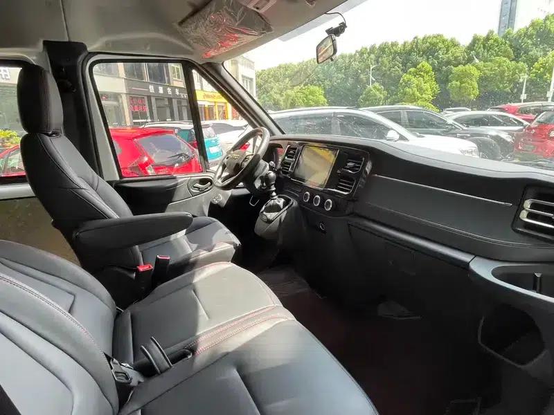 Fushun 2023 2.0T Manual Diesel Short Wheelbase Mid-Roof Commercial Multi-Purpose Passenger Van (6 Seats) — миниатюра 7