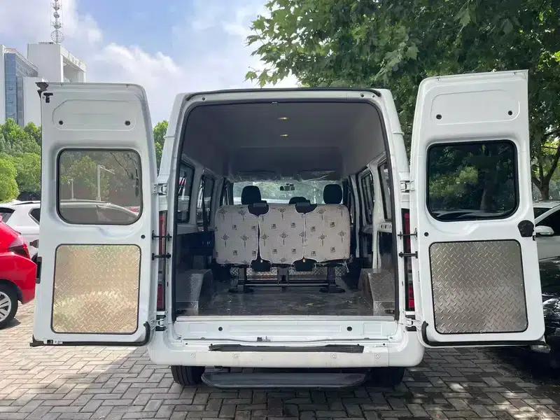Fushun 2023 2.0T Manual Diesel Short Wheelbase Mid-Roof Commercial Multi-Purpose Passenger Van (6 Seats) — миниатюра 9