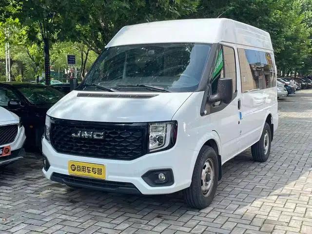 Fushun 2023 2.0T Manual Diesel Short Wheelbase Mid-Roof Commercial Multi-Purpose Passenger Van (6 Seats)