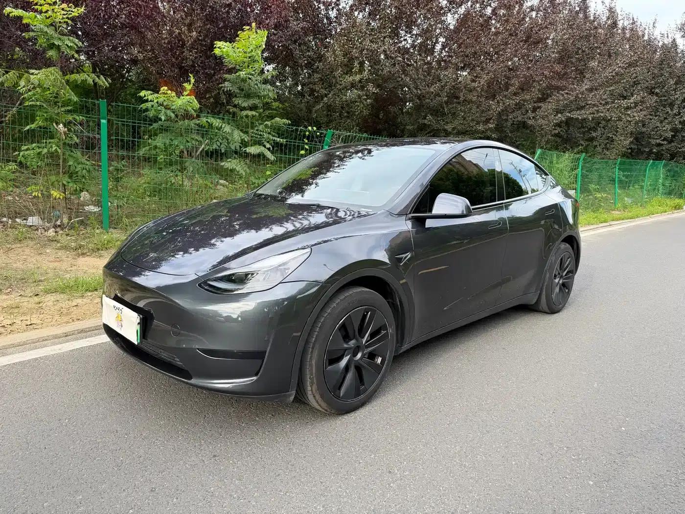 Model Y 2024 Rear-Wheel Drive — миниатюра 1