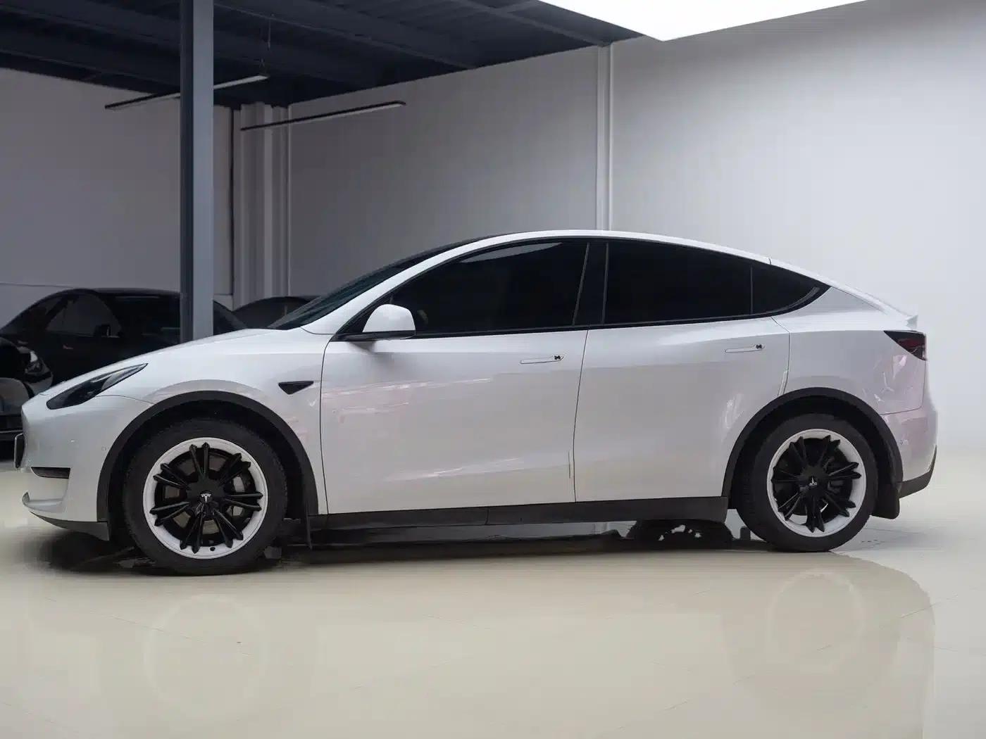 Model Y 2022 Facelift Rear-Wheel Drive Version — миниатюра 3