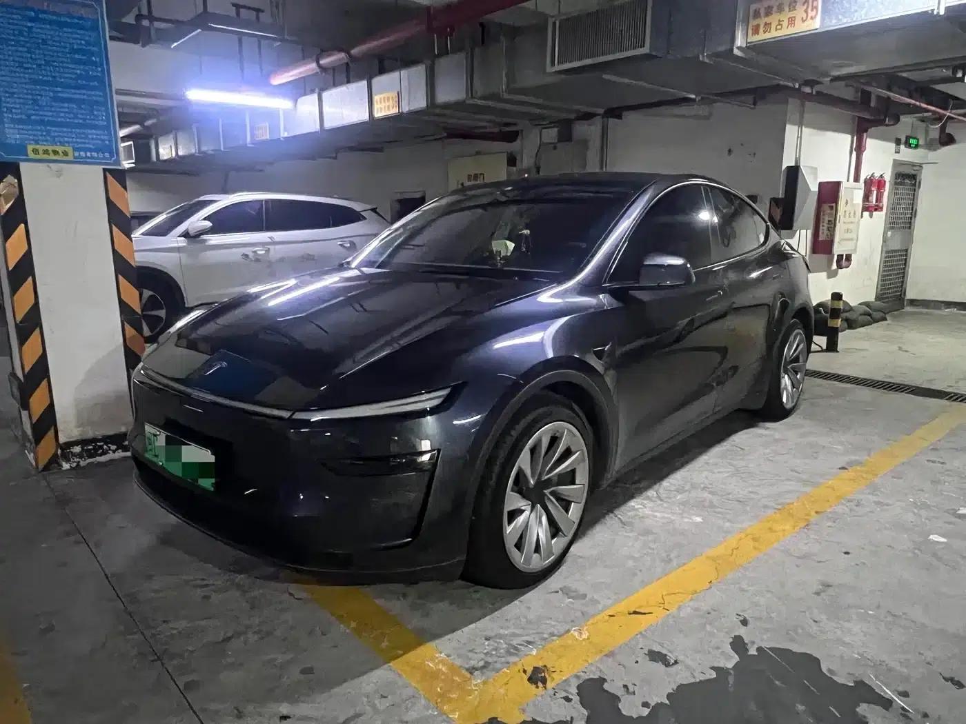 Model Y 2025 Facelift Long Range All-Wheel Drive Version — миниатюра 1