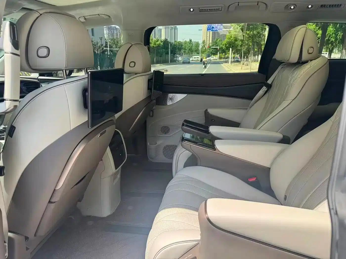 Denza D9 2022 DM-i 970 AWD Flagship Edition — миниатюра 6