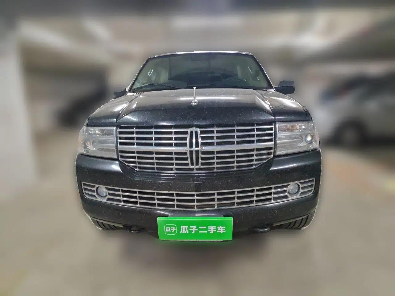 Lincoln Navigator Lincoln Navigator, parallel import, automatic transmission, 5.4-liter gasoline engine, 6 seats. — миниатюра 2