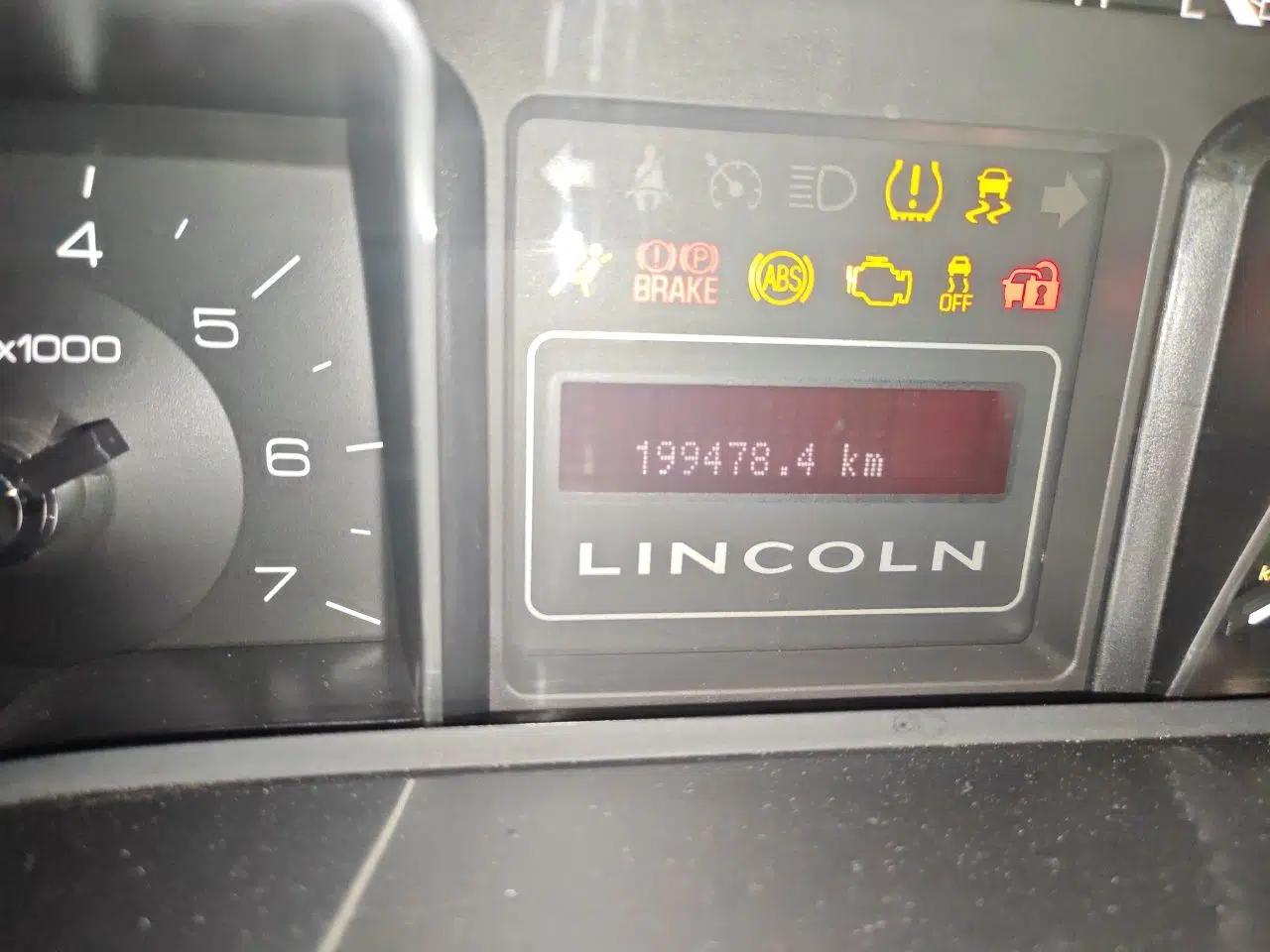 Lincoln Navigator Lincoln Navigator, parallel import, automatic transmission, 5.4-liter gasoline engine, 6 seats. — миниатюра 12