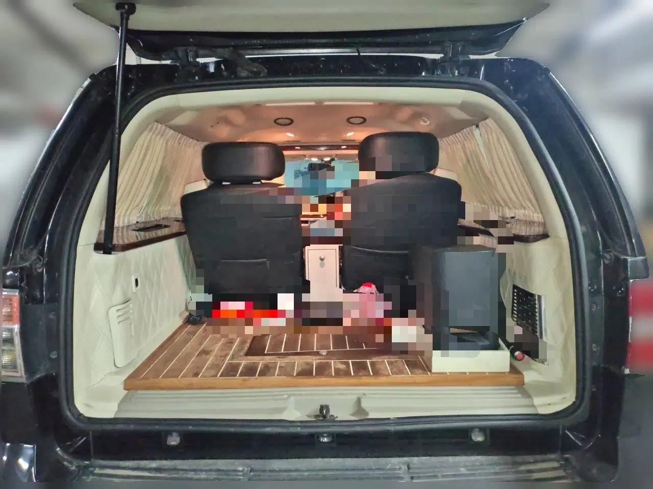 Lincoln Navigator Lincoln Navigator, parallel import, automatic transmission, 5.4-liter gasoline engine, 6 seats. — миниатюра 19