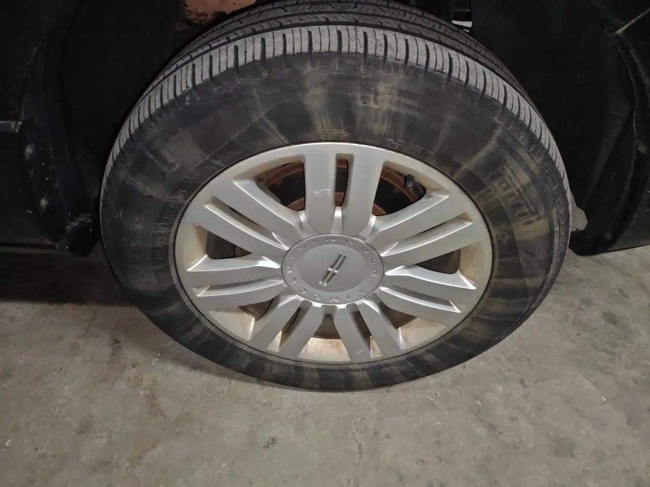 Lincoln Navigator Lincoln Navigator, parallel import, automatic transmission, 5.4-liter gasoline engine, 6 seats. — миниатюра 8