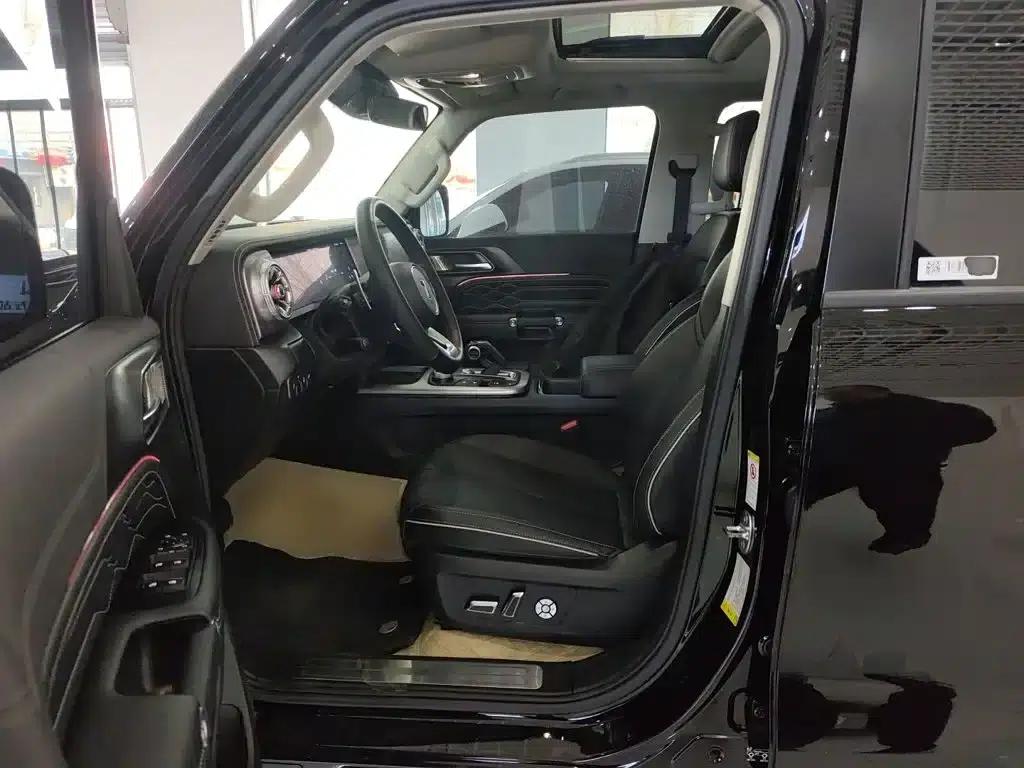 The 2023 Tank 300 City Edition 2.0T is very stylish. — миниатюра 11