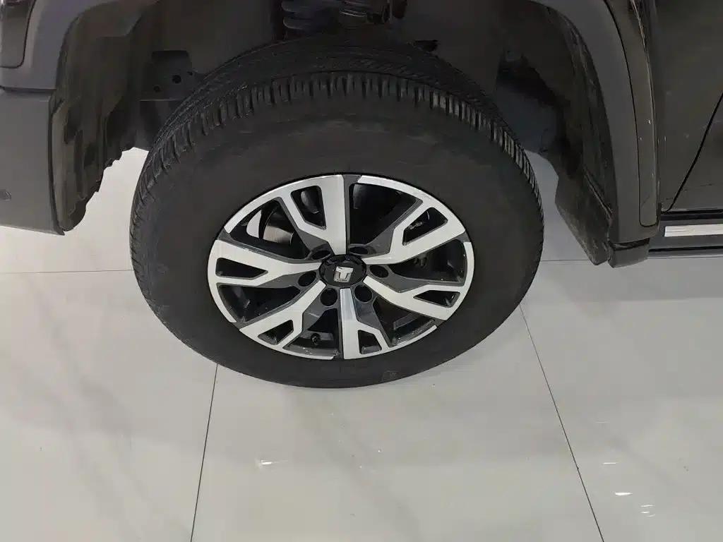 The 2023 Tank 300 City Edition 2.0T is very stylish. — миниатюра 25