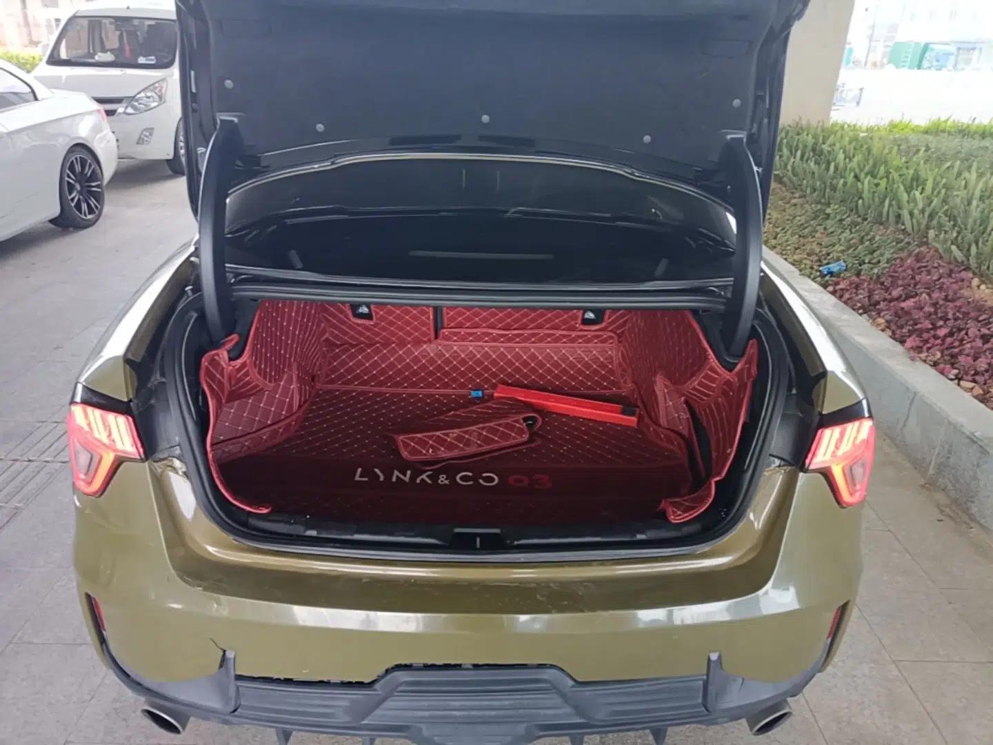 Lynk & Co 03 2018 1.5TD DCT JingPro Edition China V Standard — миниатюра 22