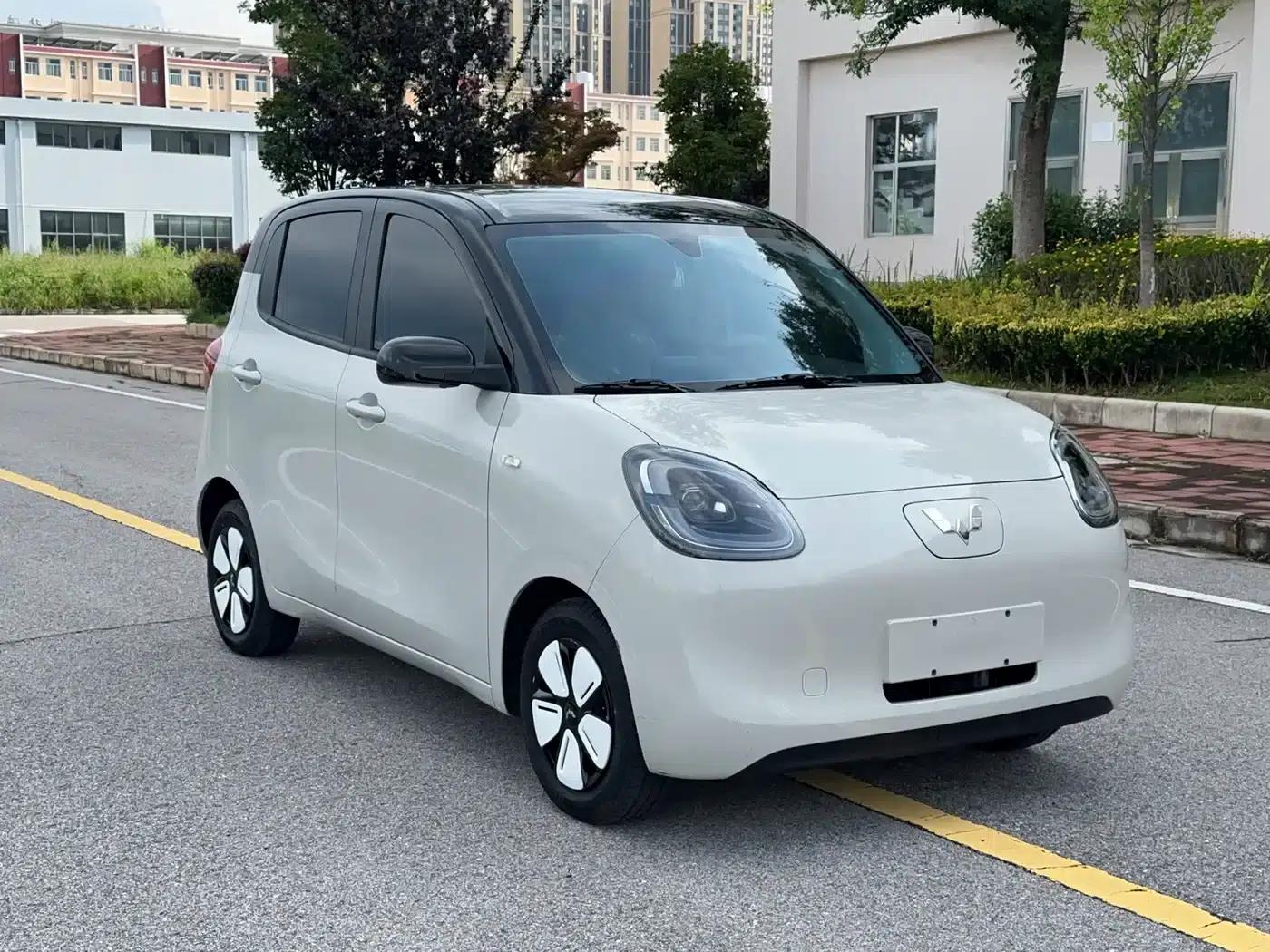 Hongguang MINIEV 2025 Fourth Generation Four-Door Premium+ Edition — миниатюра 3