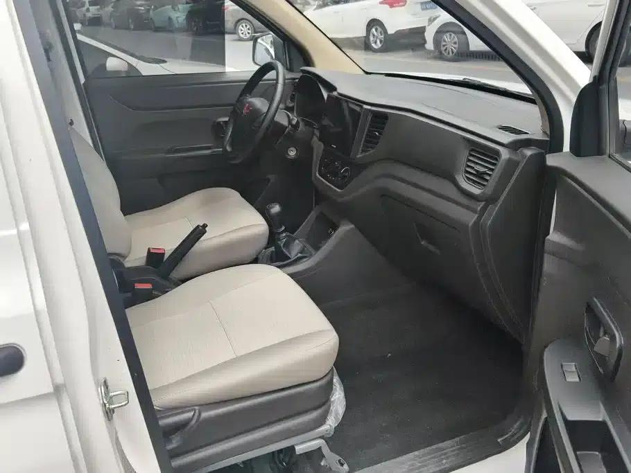 Wuling Hongguang V 2022 1.5L Jinqu Edition with Sealed Windows and Electric Power Assist LAR — миниатюра 8