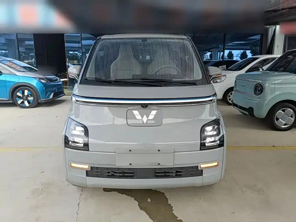 Wuling Air ev Clear Sky 2023 Model, Four-Seat - Advanced Edition — миниатюра 3