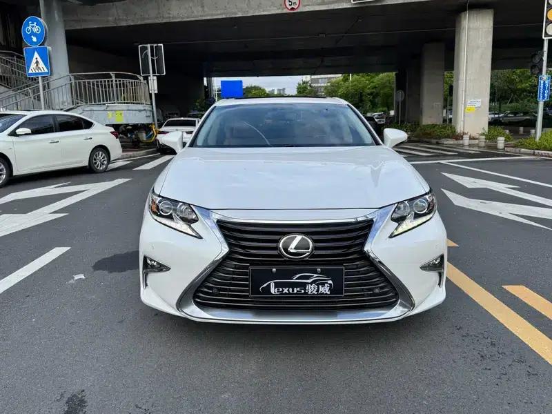 Lexus ES 2015 200 Elite Edition — миниатюра 2