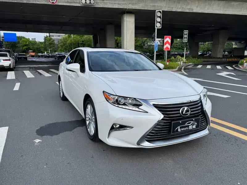 Lexus ES 2015 200 Elite Edition — миниатюра 3