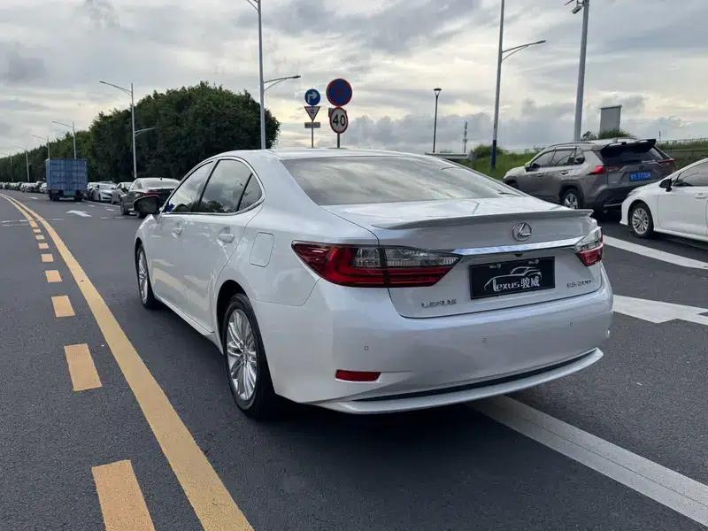 Lexus ES 2015 200 Elite Edition — миниатюра 5