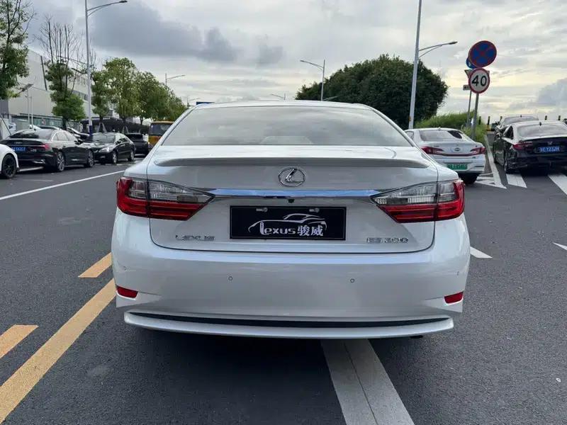 Lexus ES 2015 200 Elite Edition — миниатюра 6