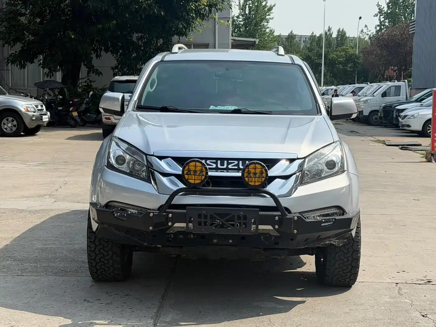mu-X Ranger 2017 2.5T 4WD Automatic Touring Edition 5-seater — миниатюра 2