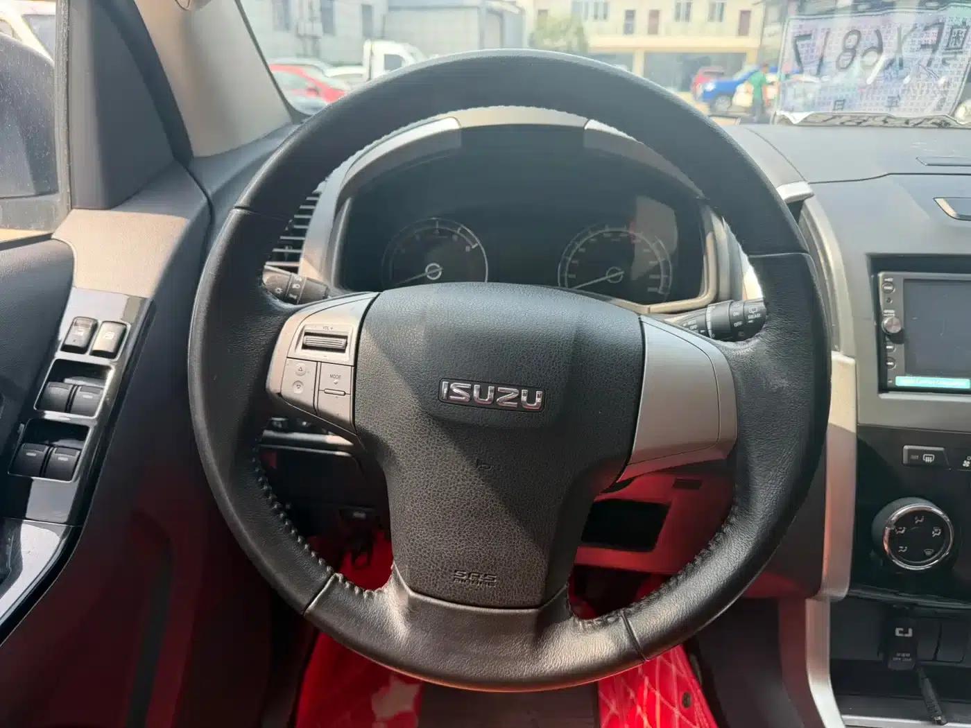 mu-X Ranger 2017 2.5T 4WD Automatic Touring Edition 5-seater — миниатюра 6