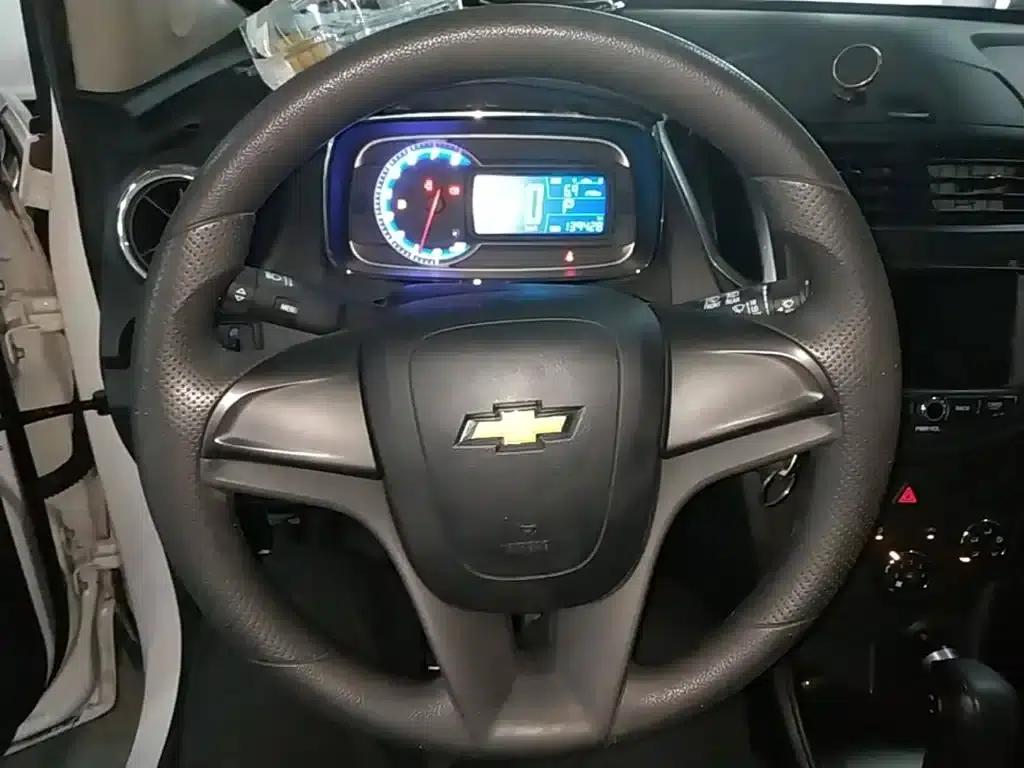 Chevrolet Trax 2016 1.4T Automatic 2WD Comfort Sunroof Edition — миниатюра 11