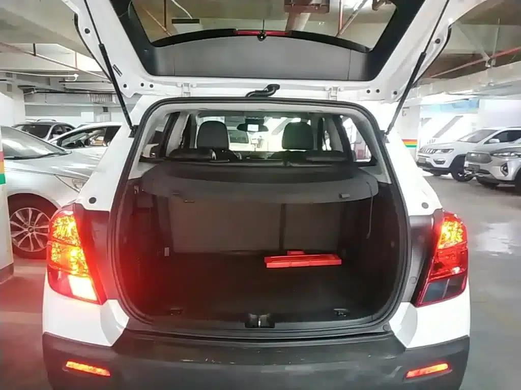 Chevrolet Trax 2016 1.4T Automatic 2WD Comfort Sunroof Edition — миниатюра 19