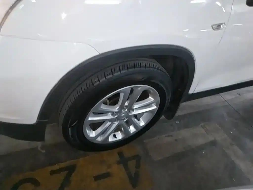 Chevrolet Trax 2016 1.4T Automatic 2WD Comfort Sunroof Edition — миниатюра 23
