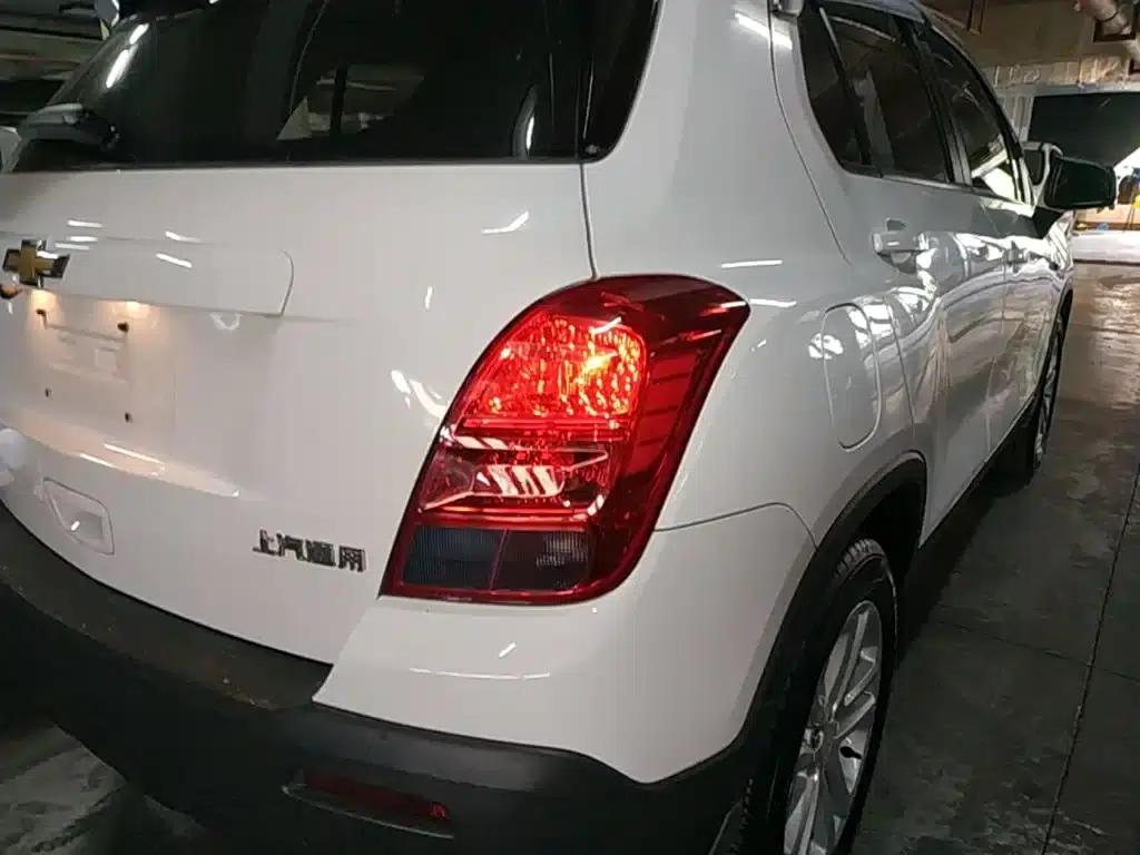 Chevrolet Trax 2016 1.4T Automatic 2WD Comfort Sunroof Edition — миниатюра 8