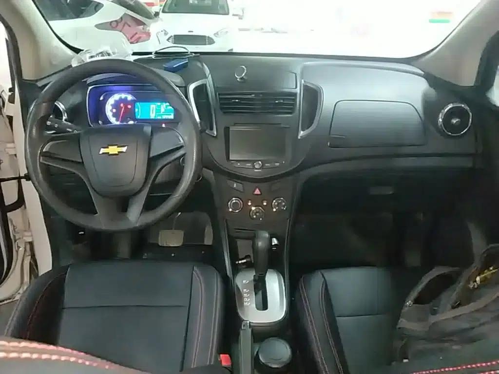 Chevrolet Trax 2016 1.4T Automatic 2WD Comfort Sunroof Edition — миниатюра 10
